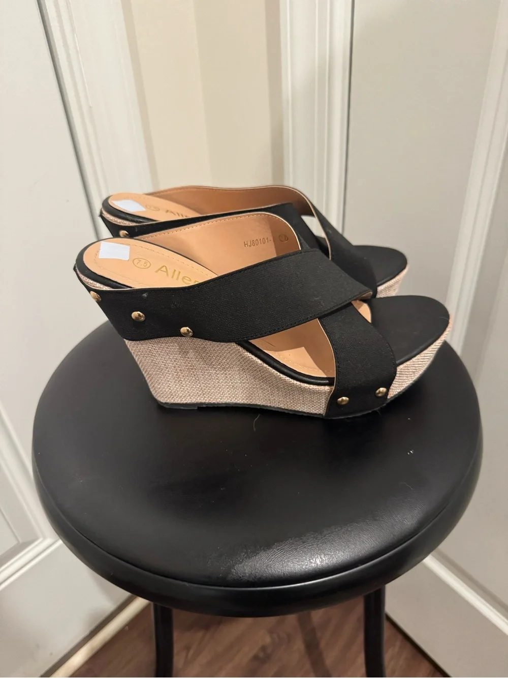 Allegra K Black Cross-Strap Wedge Sandals with Natural Wedge size 7.5
